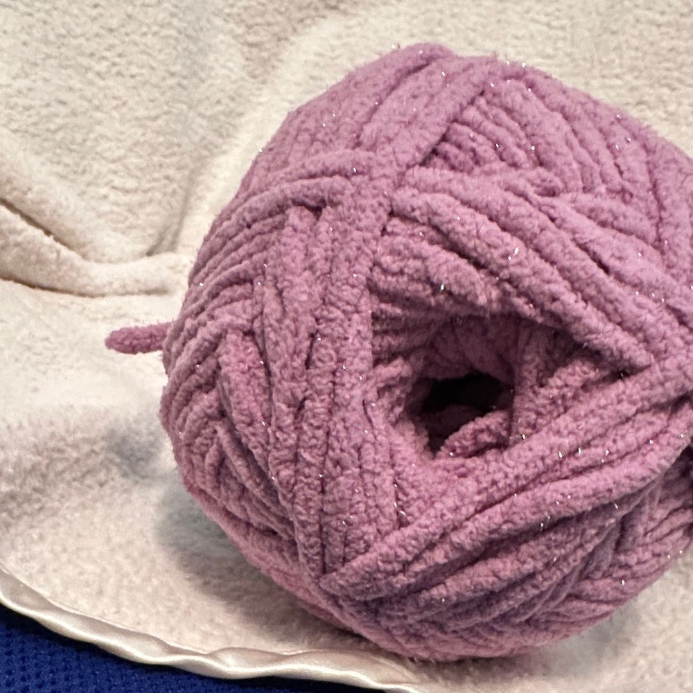 Bernat Baby Blanket Sparkle Yarn - Picture 2 of 4